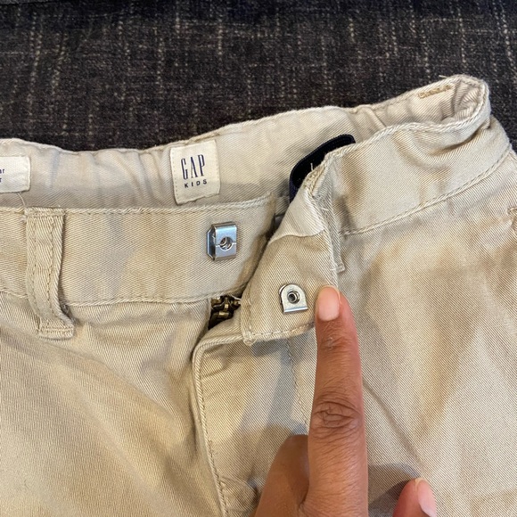 GAP kids khaki shorts, size 6 - Picture 3 of 6